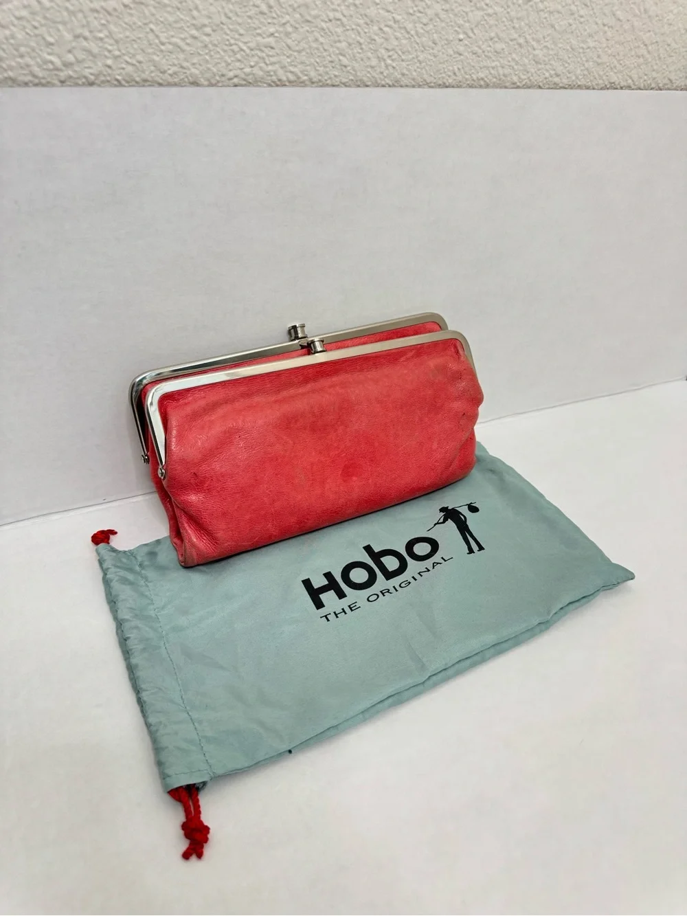 Hobo The Original Coral Leather Frame Clutch Wallet
